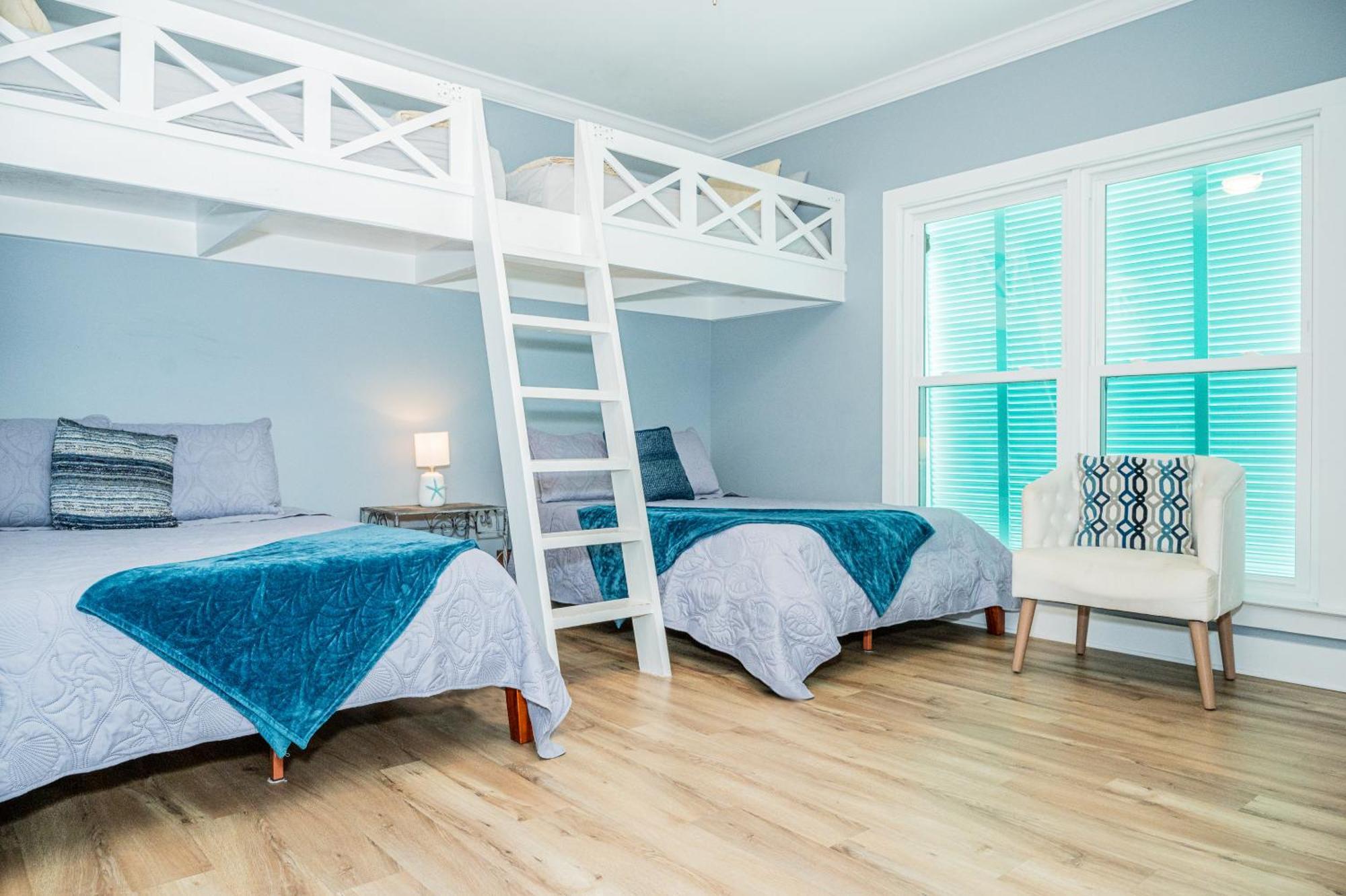 House Steps From 3 Bedroom 2 Bath Gulf Shores